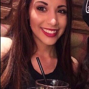 Meet your Posher, Caitlyn